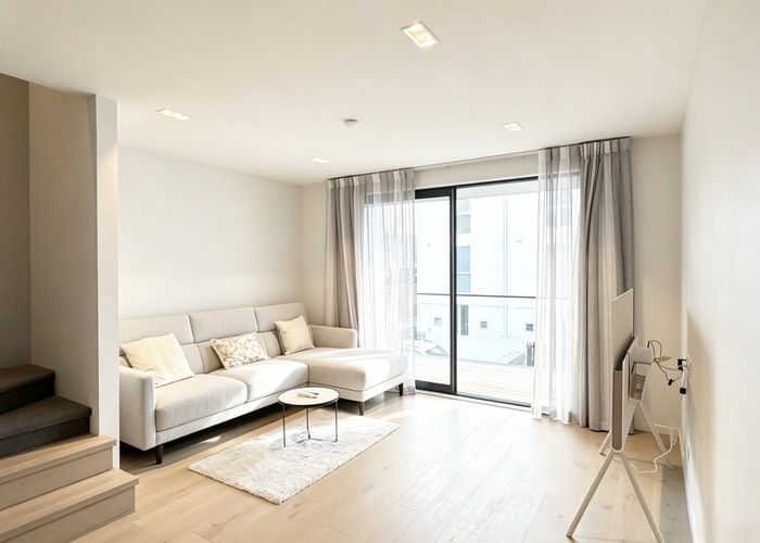  at 2/35 Kilmore Street, City Centre, Christchurch City, Canterbury
