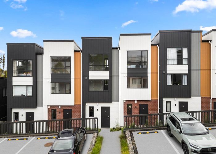  at 21 Don Oliver Lane, Glen Eden, Waitakere City, Auckland