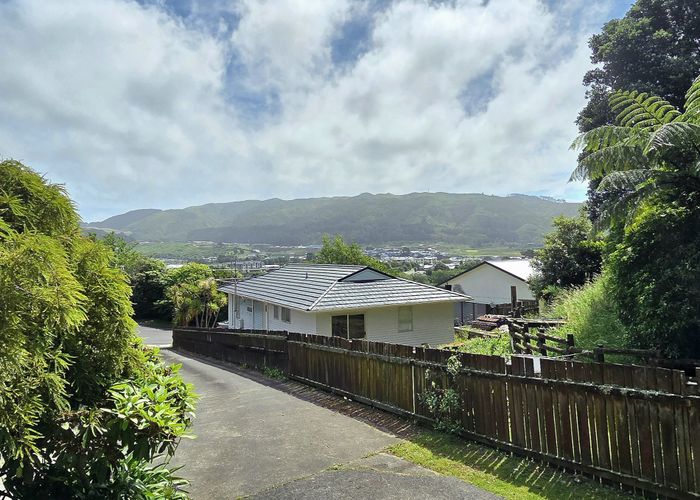  at 3A Spruce Grove, Ranui Heights, Porirua, Wellington