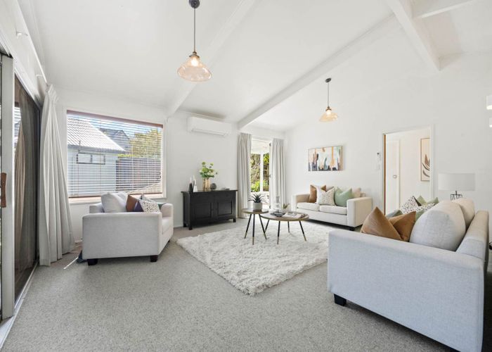  at 7 Ridgewood Crescent, Birkenhead, North Shore City, Auckland