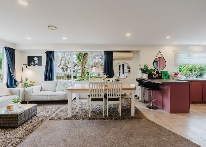  at 8 Pennant Place, Flagstaff, Hamilton