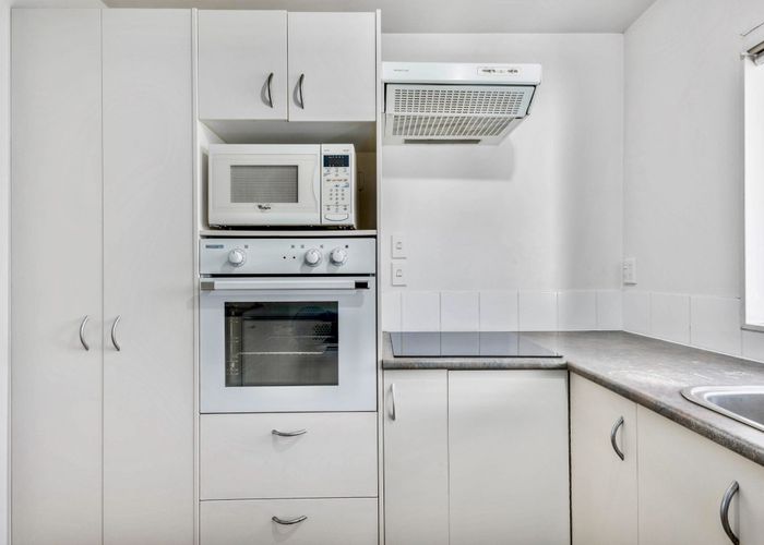  at 4/71 Fernhill Way, Oteha, North Shore City, Auckland