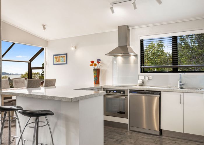  at 31 Rewarewa Road, Te Atatū Peninsula, Auckland