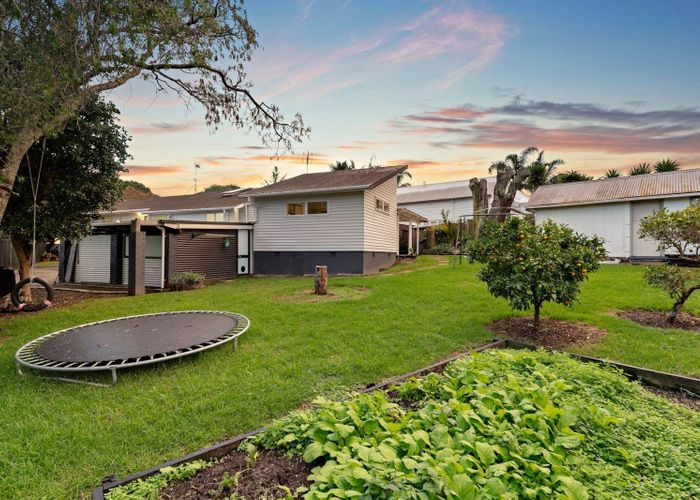  at 15A  Grande Vue Road, Hill Park, Manukau City, Auckland