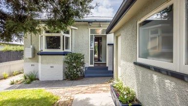  at 8 Craigbank Avenue, New Lynn, Auckland