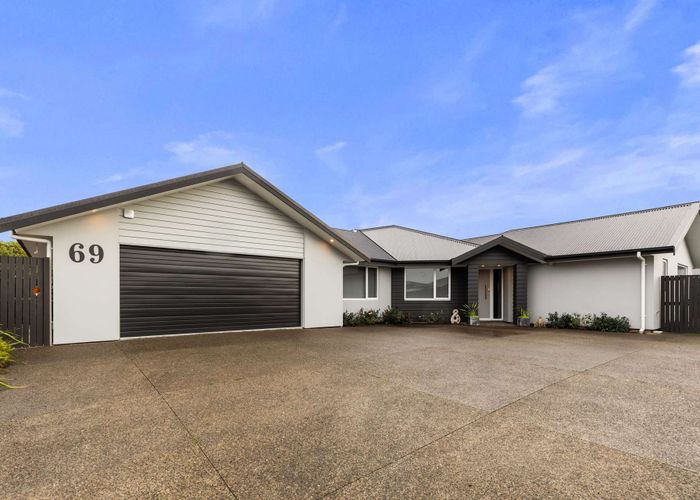  at 69 Johnstone Drive, Fitzherbert, Palmerston North