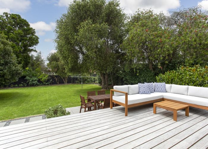  at 725 Te Atatu Road, Te Atatu Peninsula, Waitakere City, Auckland