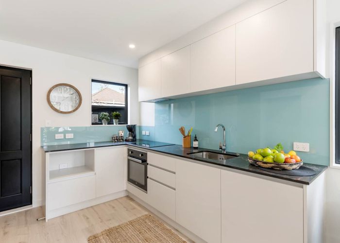  at 329 E Rangatira Road, Beach Haven, North Shore City, Auckland