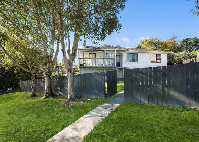  at 10 Rena place, West Harbour, Waitakere City, Auckland