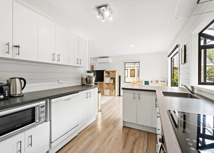  at 2B Beverley Road, Stanmore Bay, Whangaparaoa