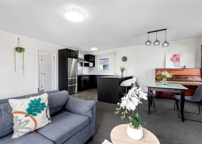  at 1/24 Caribbean Drive, Unsworth Heights, North Shore City, Auckland