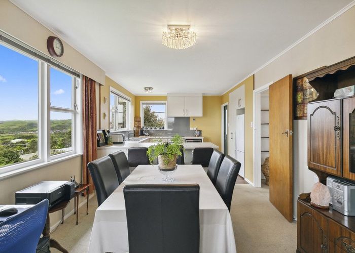  at 39 Carluke Street, Paparangi, Wellington