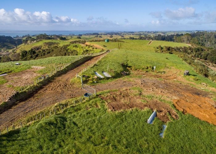 at 80 Grahams Beach Road, Manukau Heads, Āwhitu