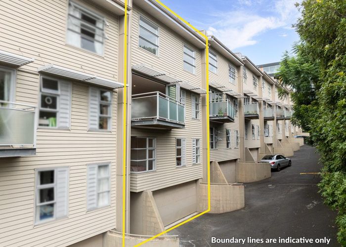  at 2/17 Auburn Street, Grafton, Auckland City, Auckland