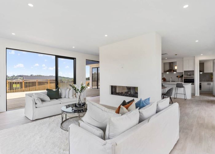  at 8 Backridge Way, Flat Bush, Manukau City, Auckland