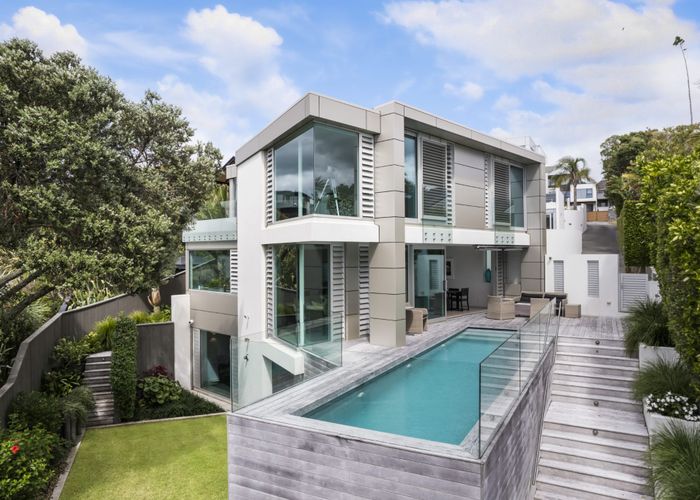  at 11 Bournemouth Terrace, Murrays Bay, Auckland