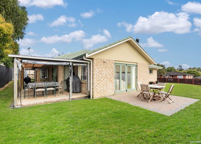  at 8 Northridge Terrace, Massey, Auckland