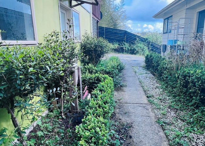  at Flat/58a Powrie st, Glenfield, North Shore City, Auckland