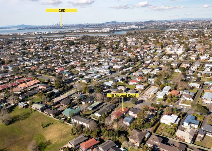  at 2/18 McLeod Road, Henderson, Waitakere City, Auckland