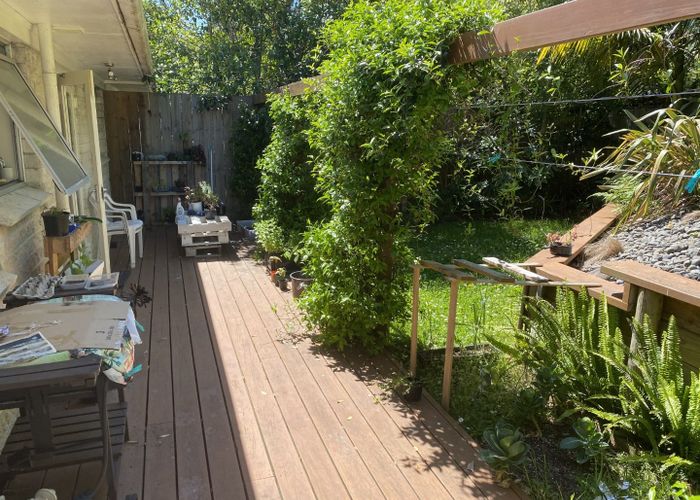  at 2/28 Morton Avenue, Forrest Hill, Auckland