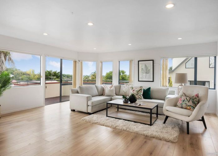  at 136 Wiseley Road, West Harbour, Waitakere City, Auckland
