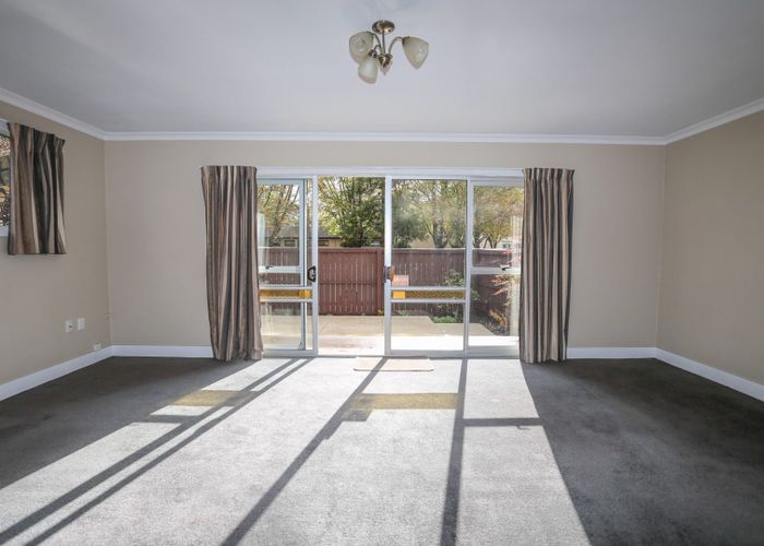  at 2/21 Parkstone Avenue, Ilam, Christchurch City, Canterbury