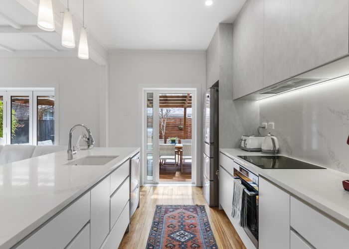  at 12 Sutherland Road, Point Chevalier, Auckland City, Auckland
