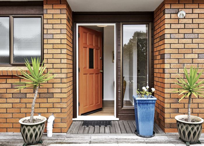  at 14 Channing Crescent, Botany Downs, Manukau City, Auckland