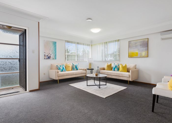  at 2/15 Poinsettia Place, Henderson, Auckland