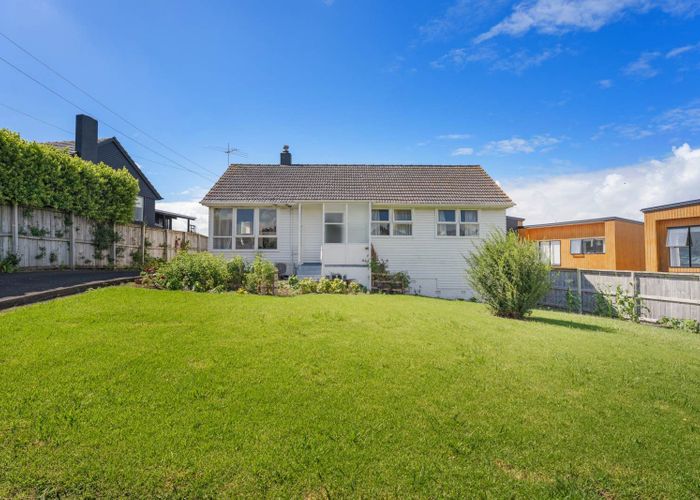  at 8 Clairville Crescent, Wai O Taiki Bay, Auckland City, Auckland