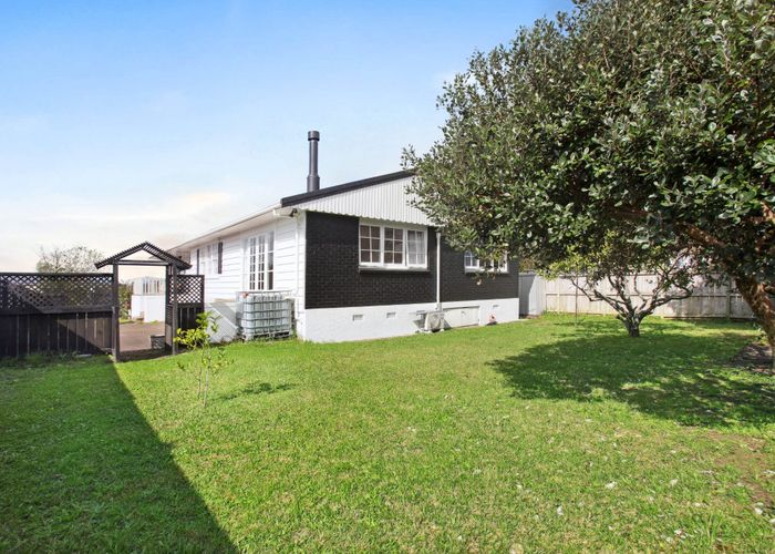  at 32 Glenmore Road, Sunnyhills, Auckland