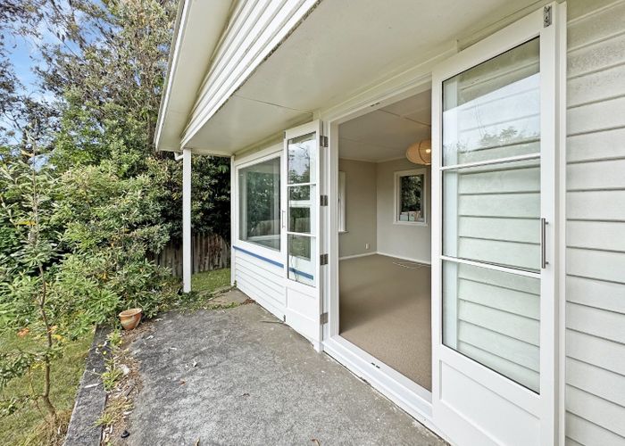  at 18 Newry Road, Raumati Beach, Paraparaumu