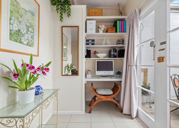  at 6/9 August Place, Greenlane, Auckland