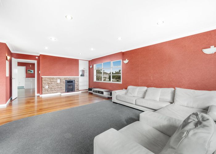  at 1/53 Bradbury Road, Highland Park, Auckland