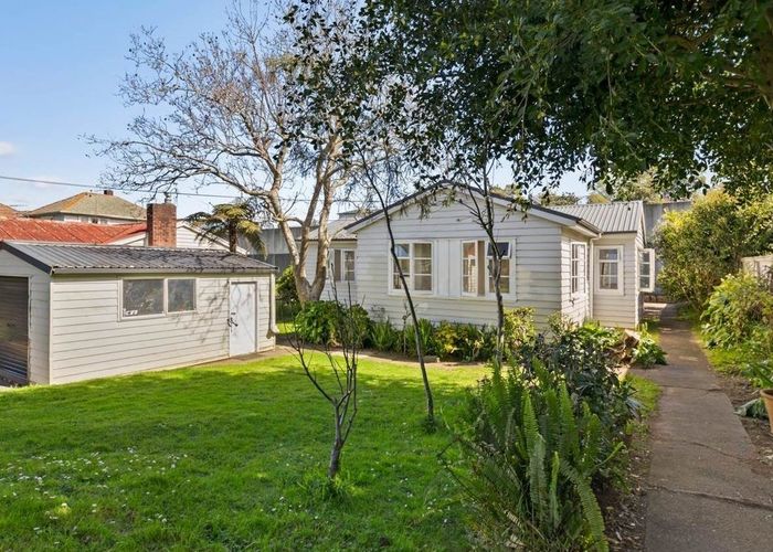  at 52 Lillington Road, Remuera, Auckland