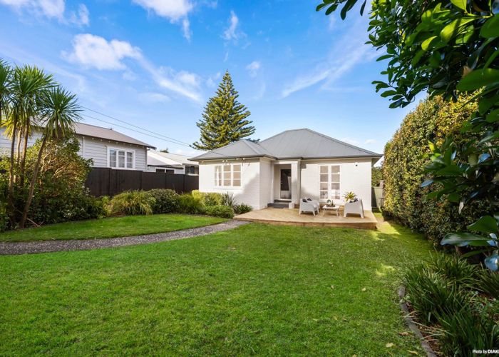  at 46 Alberta Street, Point Chevalier, Auckland City, Auckland