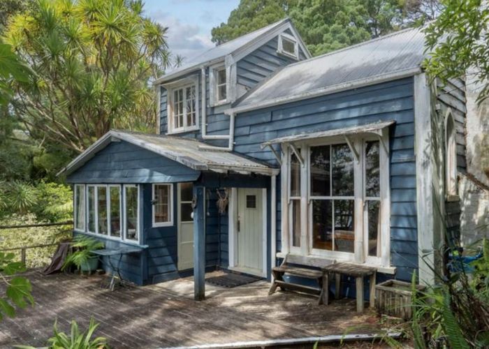  at 9 Wood Bay Road, Titirangi, Auckland