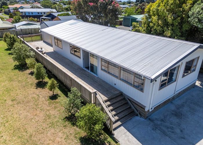  at 18 Hicks Crescent, Waikanae Beach, Waikanae
