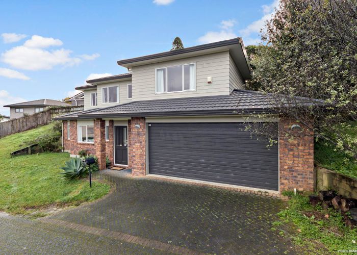  at 16 McKinley Road, Sunnyvale, Auckland