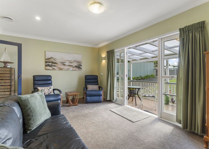  at 22 Larsen Road, Panmure, Auckland City, Auckland
