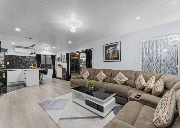  at 4/22 Barneys Farm Road, Clendon Park, Auckland