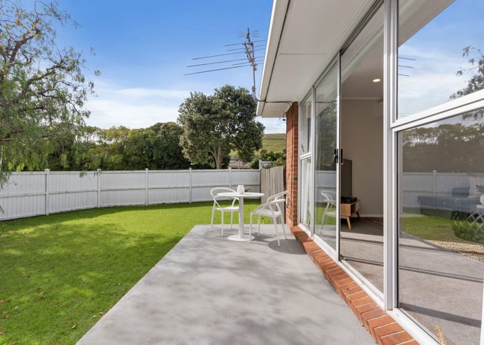  at 2 Kea Place, Mangere Bridge, Auckland