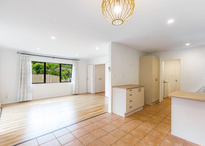  at 9B View Road, Glenfield, Auckland