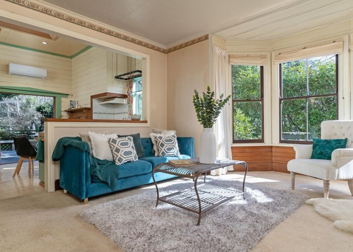  at 33 Chester Road, Clareville, Carterton