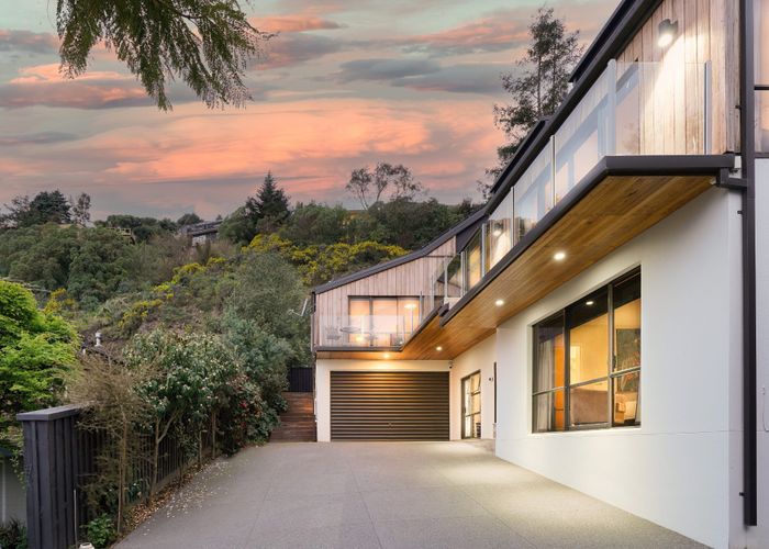  at 2 Cannon Hill Crescent, Mount Pleasant, Christchurch City, Canterbury