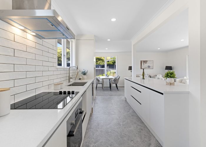  at 33 Mountain Road, Mangere Bridge, Auckland