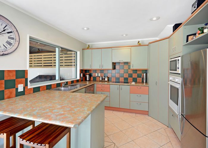  at 42 Glen Vista Place, Bayview, Auckland