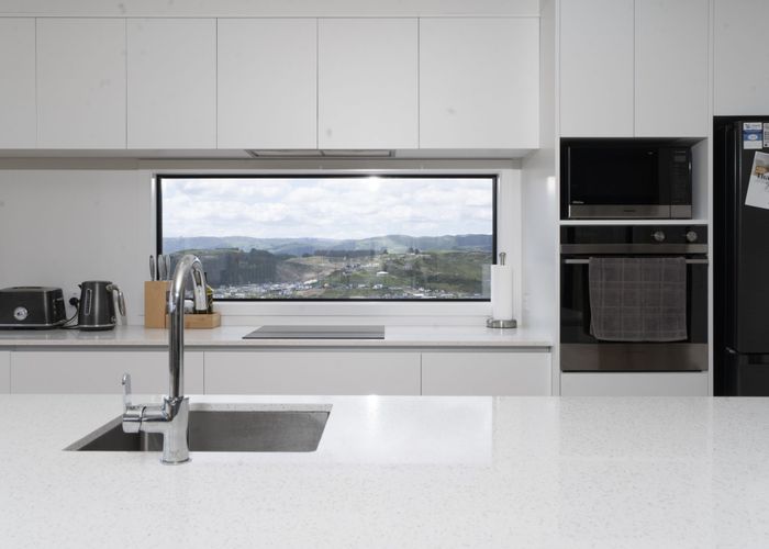  at 9 Topsail Way, Whitby, Porirua