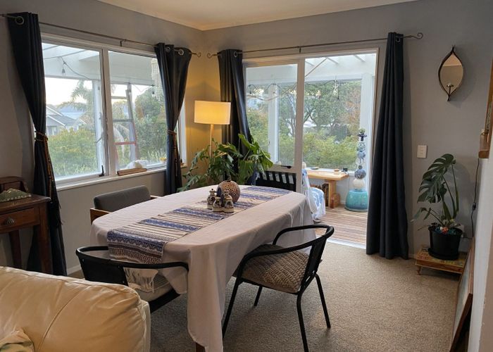  at 18 Kohutuhutu Rd, Raumati Beach, Kapiti Coast, Wellington