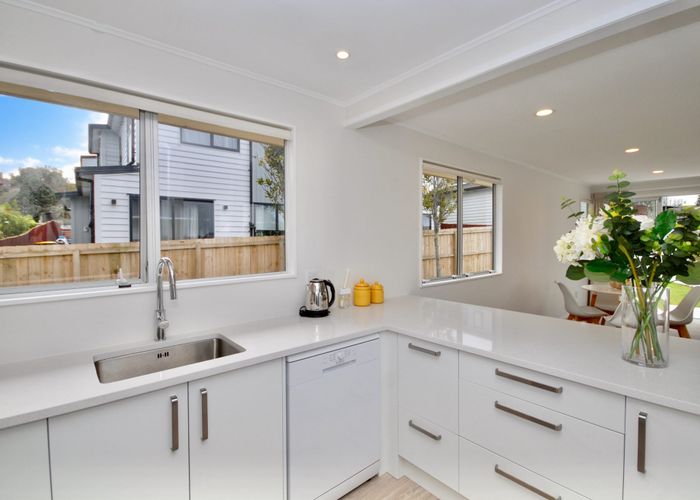  at 1/17 Athena Drive, Totara Vale, North Shore City, Auckland